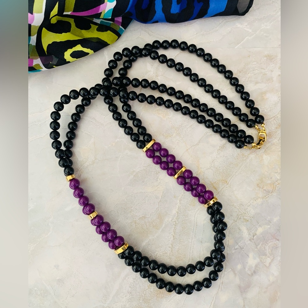 Vintage Black and Purple Beaded Necklace